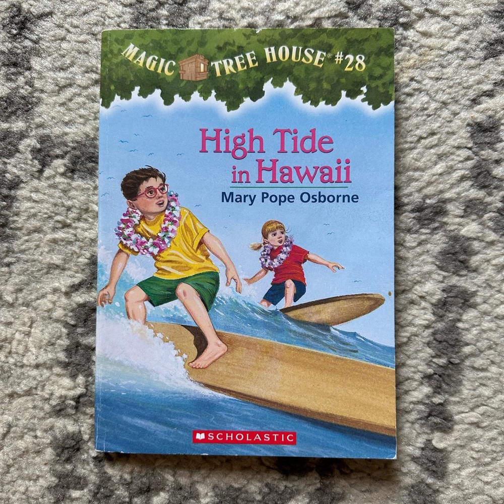 Magic treehouse #28 high tide in Hawaii by Mary Pope Osborne